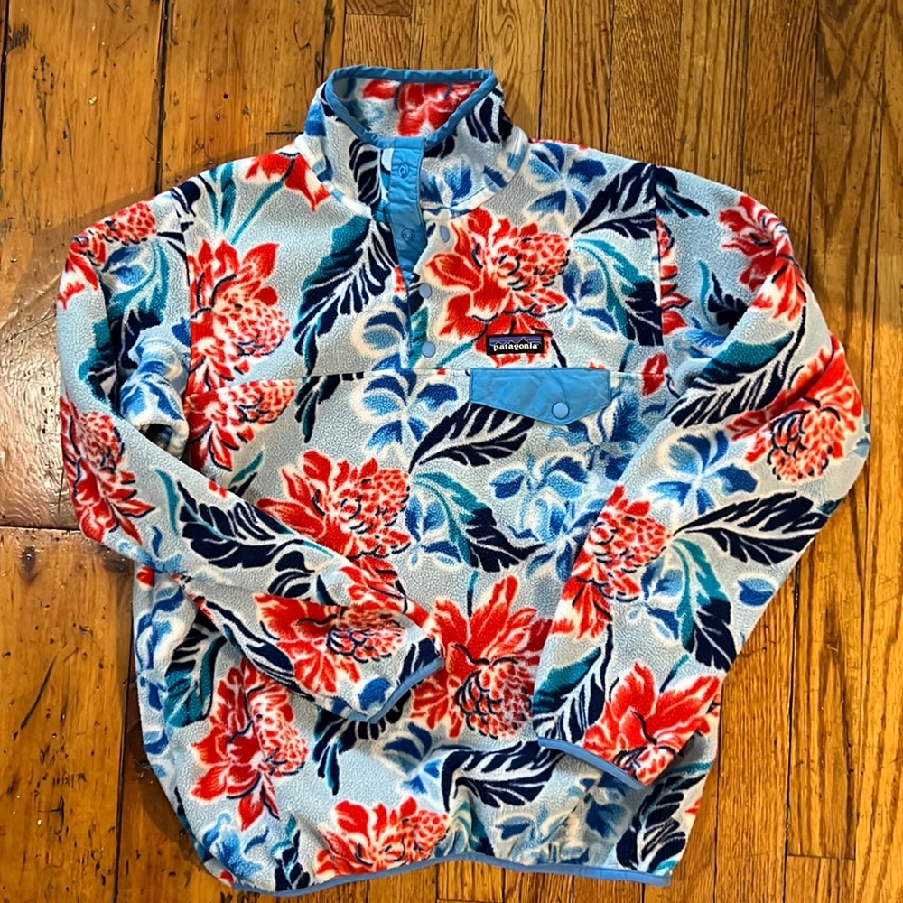 RARE Women’s Snap Synchilla Patagonia Hawaiian Print